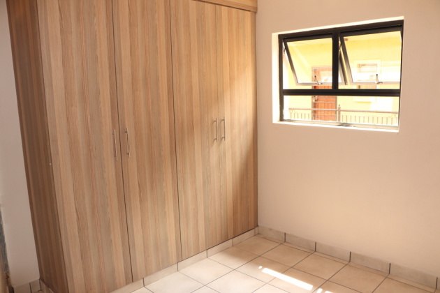 548 25th, Pretoria, 2 Bedrooms Bedrooms, ,2 BathroomsBathrooms,Apartment,For Sale,25th,1003