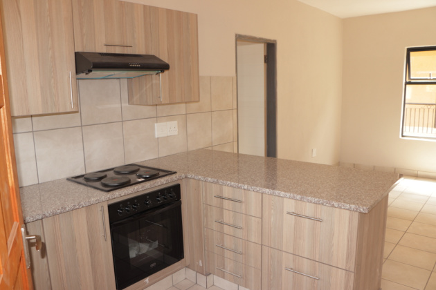 548 25th, Pretoria, 2 Bedrooms Bedrooms, ,2 BathroomsBathrooms,Apartment,For Sale,25th,1003