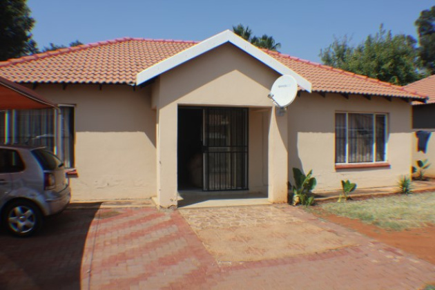 445 Eeufees, Pretoria, ,Townhouse,For Sale,Eeufees ,1004