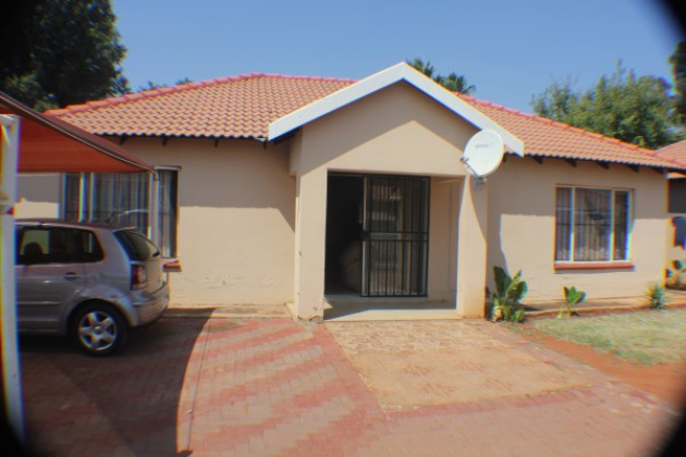 445 Eeufees, Pretoria, ,Townhouse,For Sale,Eeufees ,1004